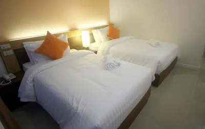 Standard Twin Room — Breezotel